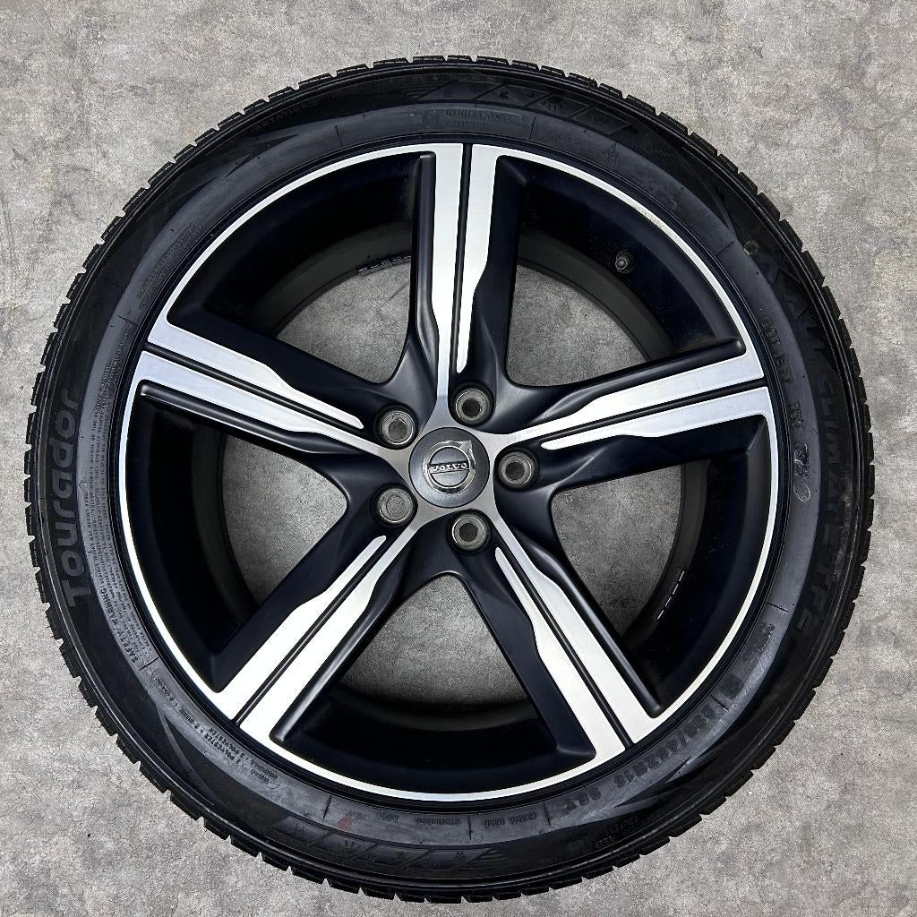 18 inch Ixion velgen + all season banden Volvo V60, 18 inch, Gebruikt, Banden en Velgen, Ophalen of Verzenden