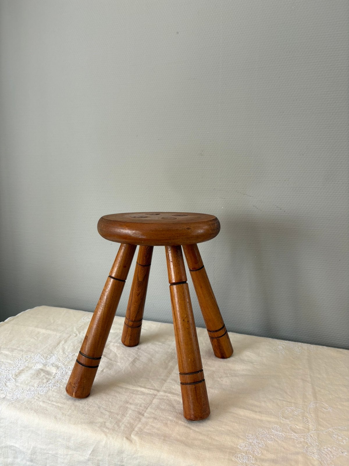 Vintage Made in France stool | krukje |, Ophalen of Verzenden, Zo goed als nieuw, Hout