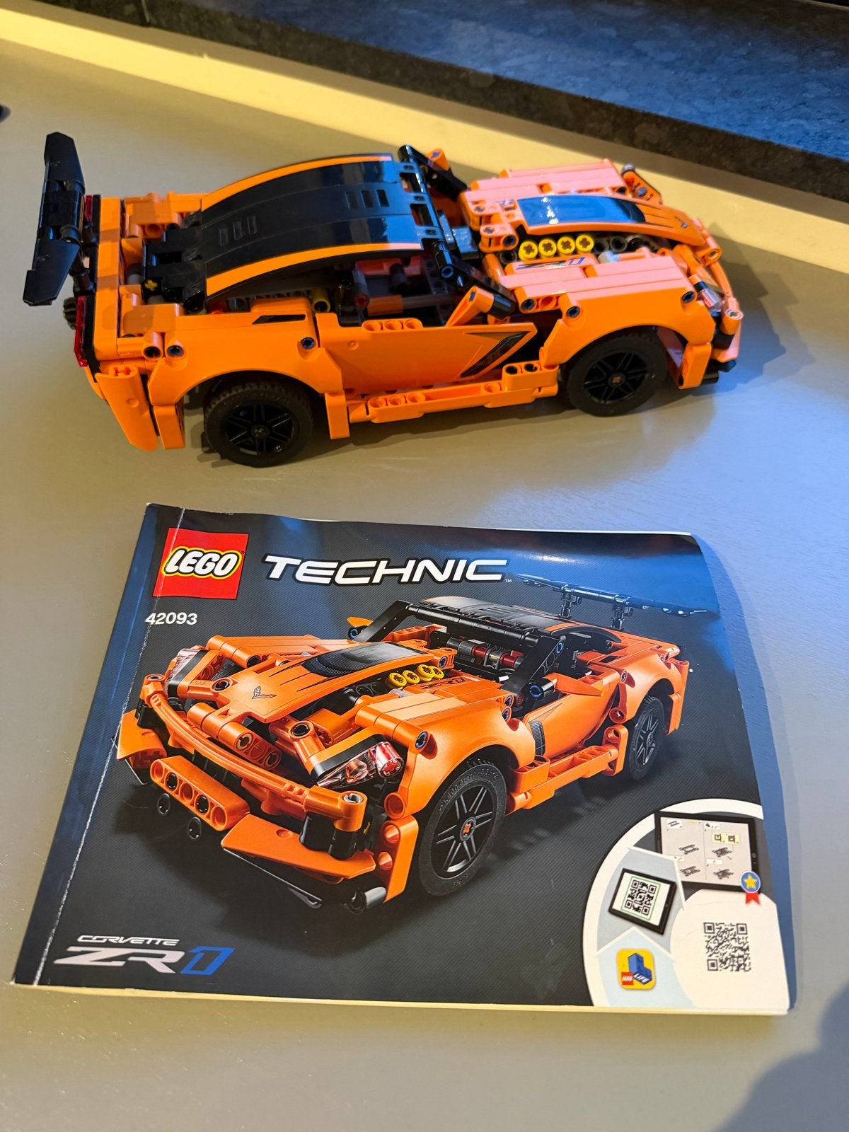 Lego Technic 42093 Chevrolet Corvette ZR1 met boekje, Ophalen of Verzenden, Zo goed als nieuw