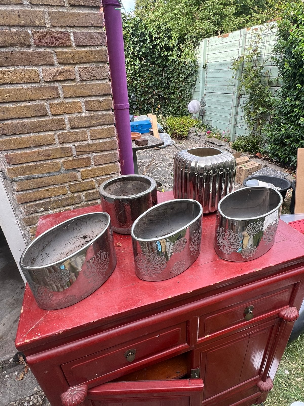 Leuke zilverkleurige potten om je kamer op te fleuren., Ophalen, Rond, Zo goed als nieuw, Aardewerk