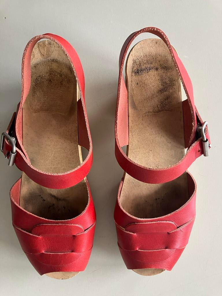 Rode klompen swedish hasbeens maat 40, Zo goed als nieuw, Rood, Sandalen of Muiltjes, Ophalen of Verzenden