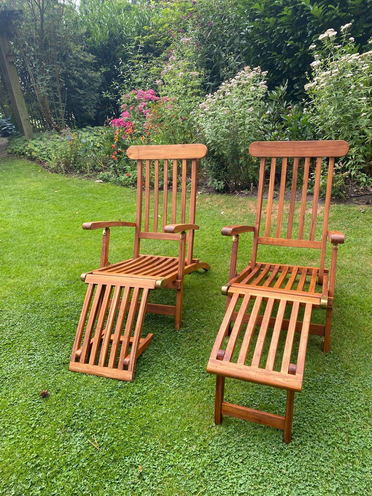 Twee verstelbare teakhouten tuinstoelen met voetenbank, Tuin en Terras, Tuinstoelen, Ophalen, Zo goed als nieuw, Teakhout, Inklapbaar