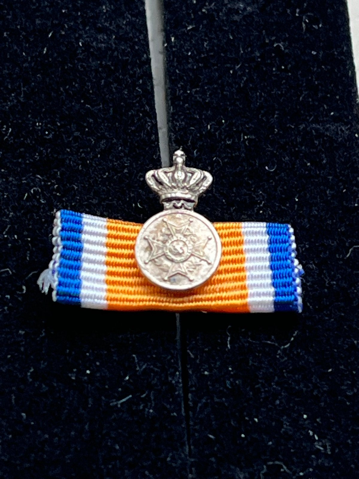 REVERS BATON ERE MEDAILLE ORANJE NASSAU CIVIEL IN ZILVER, Ophalen of Verzenden, Overige materialen