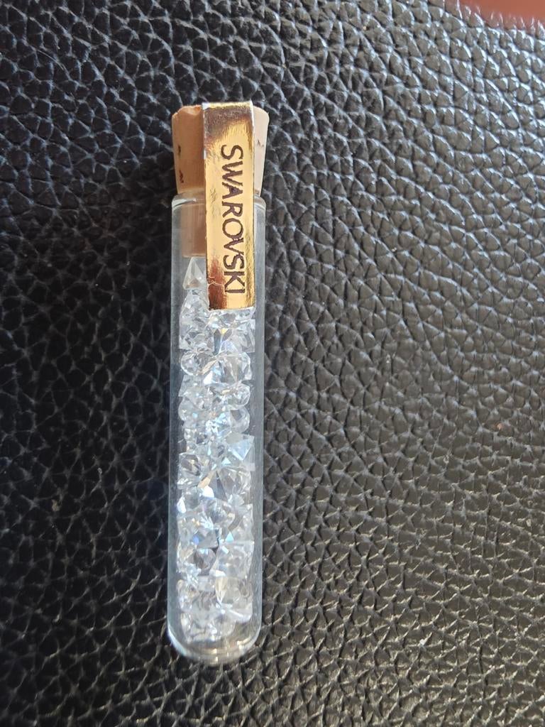 Swarovski kristallen in glazen buisje, Ophalen of Verzenden, Zo goed als nieuw, Huisaccessoire