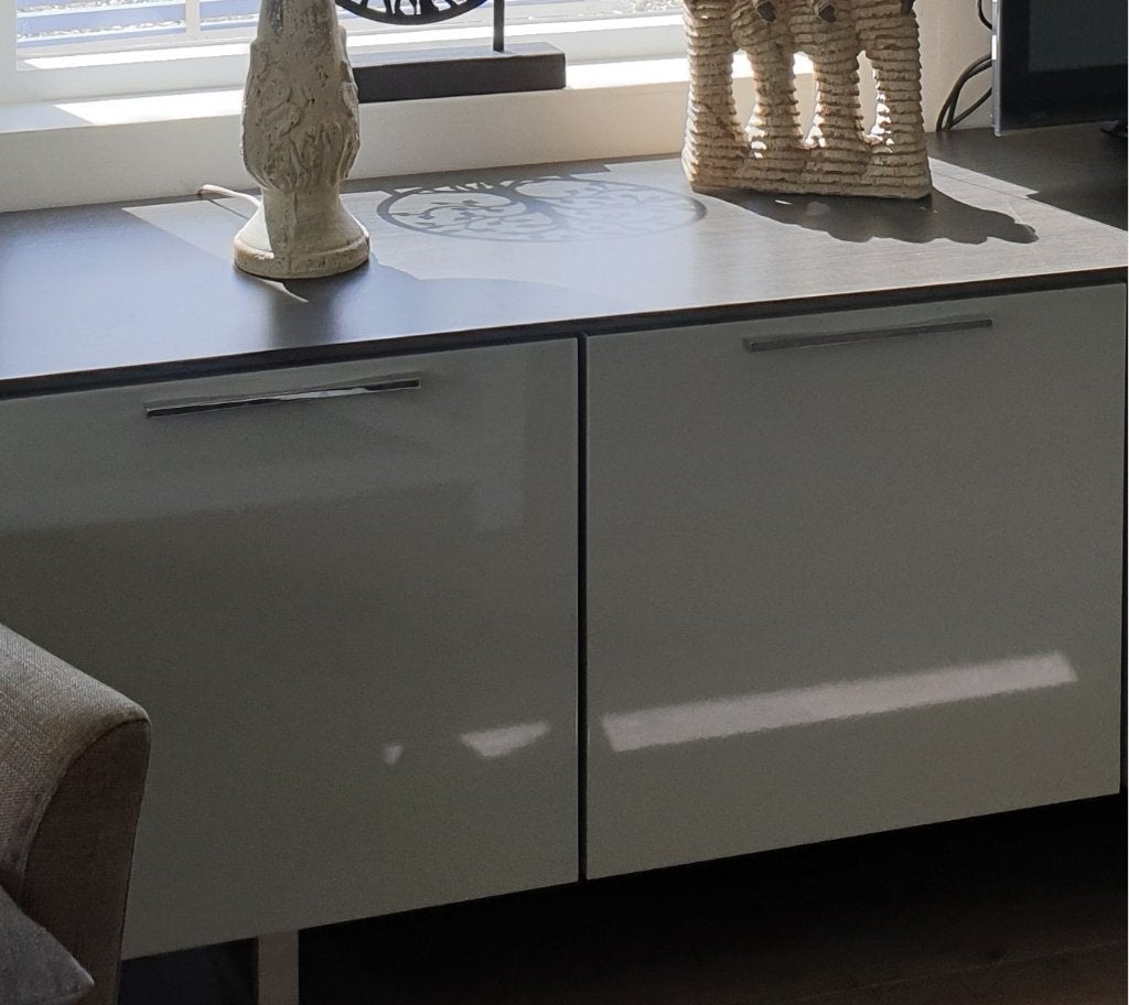 Mooi dressoir zeer goede staat tv kast Lichtgrijs hoogglans, Ophalen, Zo goed als nieuw, 50 tot 75 cm, 150 tot 200 cm
