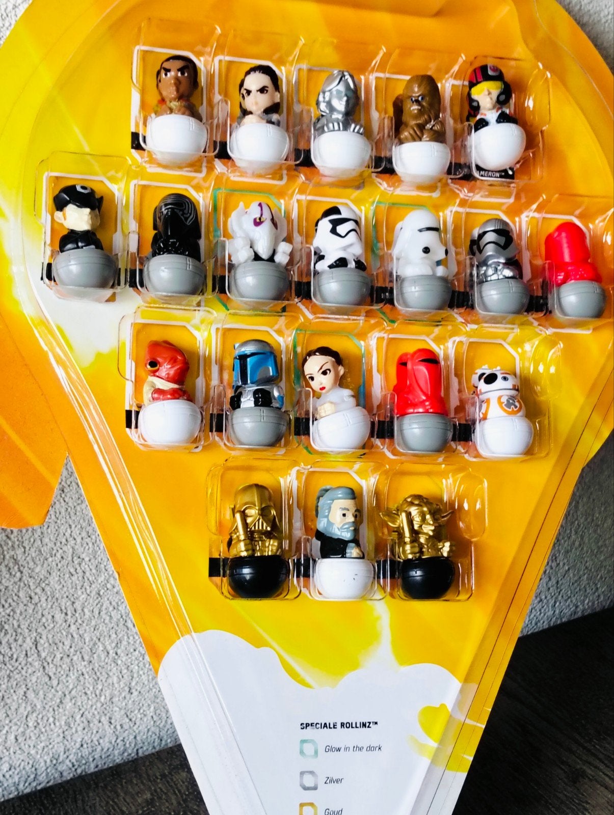 Star Wars rollinz figuren in Millennium Falcon opbergbox, Verzamelen, Star Wars, Ophalen of Verzenden, Zo goed als nieuw, Actiefiguurtje