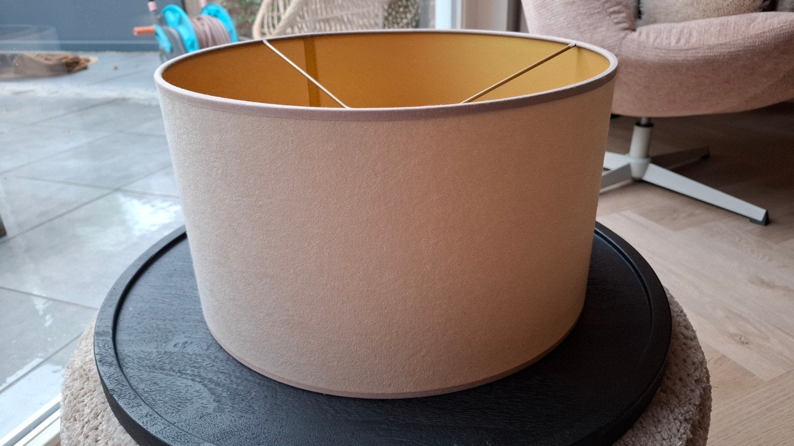 Velours lampenkap, Huis en Inrichting, Lampen | Lampenkappen, Beige, Rond, Ophalen of Verzenden, Zo goed als nieuw
