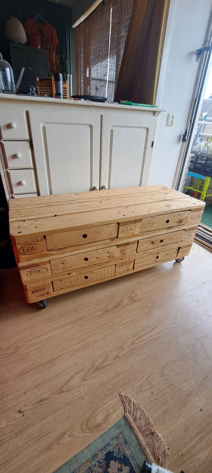 Tv meubel gemaakt van pallets, Huis en Inrichting, Ophalen