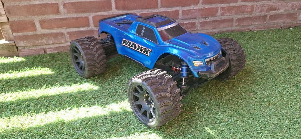Traxxas Maxx v2 rtr compleet met zender, Ophalen, Benzine, Auto offroad, Zo goed als nieuw