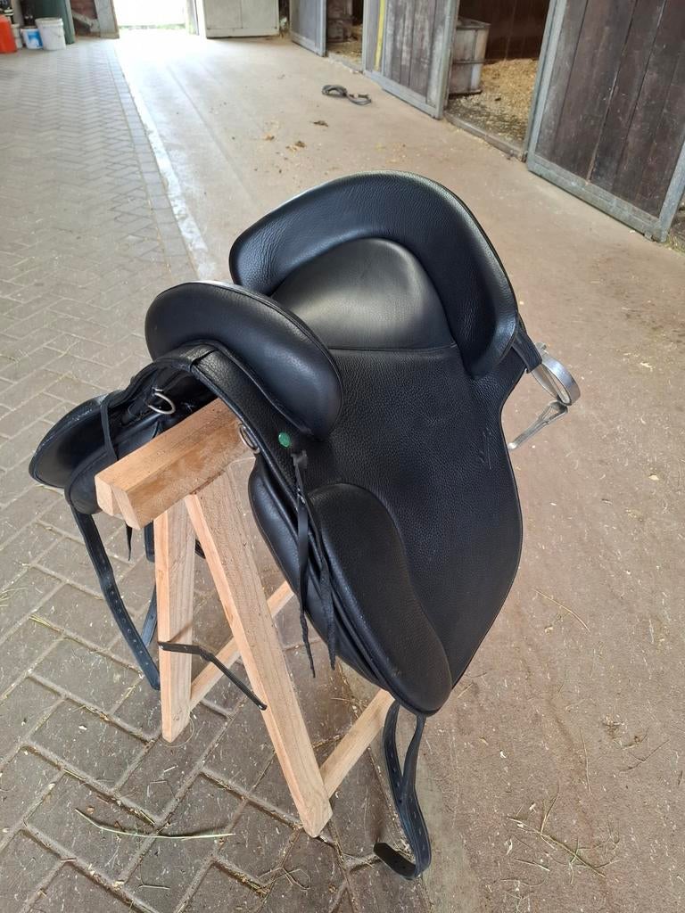 Te koop zgan Spaans zadel Ludomar Ronda flexible, Dieren en Toebehoren, Paarden en Pony's | Zadels, Ophalen of Verzenden, Zo goed als nieuw