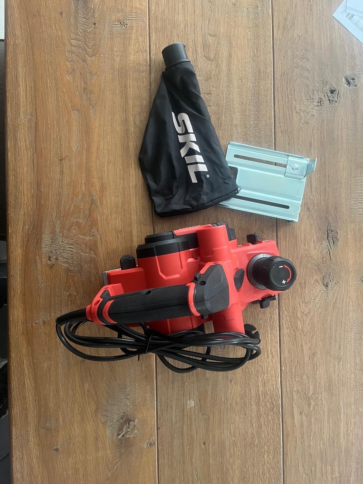 Nieuwe elektrische schaaf van Skil, Doe-het-zelf en Verbouw, Ophalen, Nieuw, Elektrisch