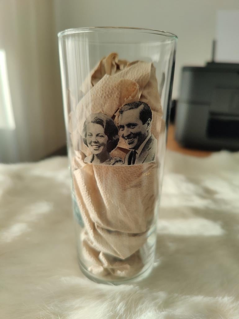 Bierglas Koninklijk Huis jaren '60 - Beatrix & Claus, Ophalen of Verzenden, Gebruikt, Nederland, Overige typen