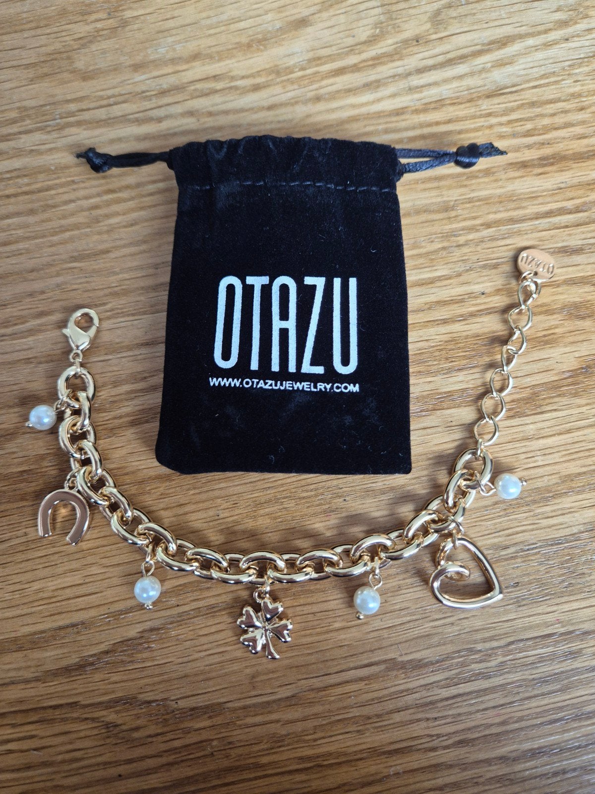Otazu Armband met bedels en parels, Sieraden, Tassen en Uiterlijk, Armbanden, Overige materialen, Nieuw, Ophalen of Verzenden
