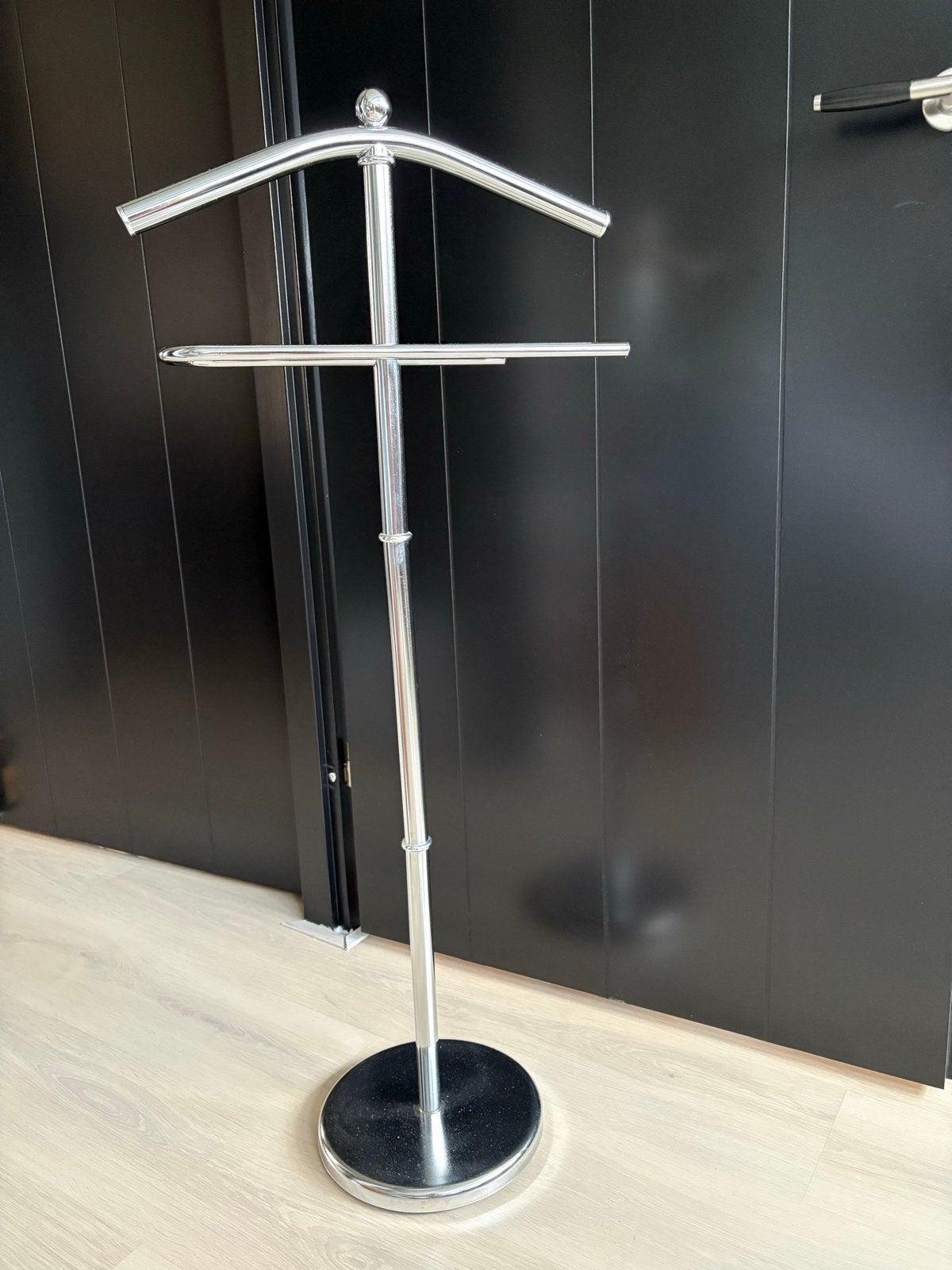 Chromen dressboy, Huis en Inrichting, Woonaccessoires | Kapstokken, Ophalen, Gebruikt, Metaal, Staande kapstok