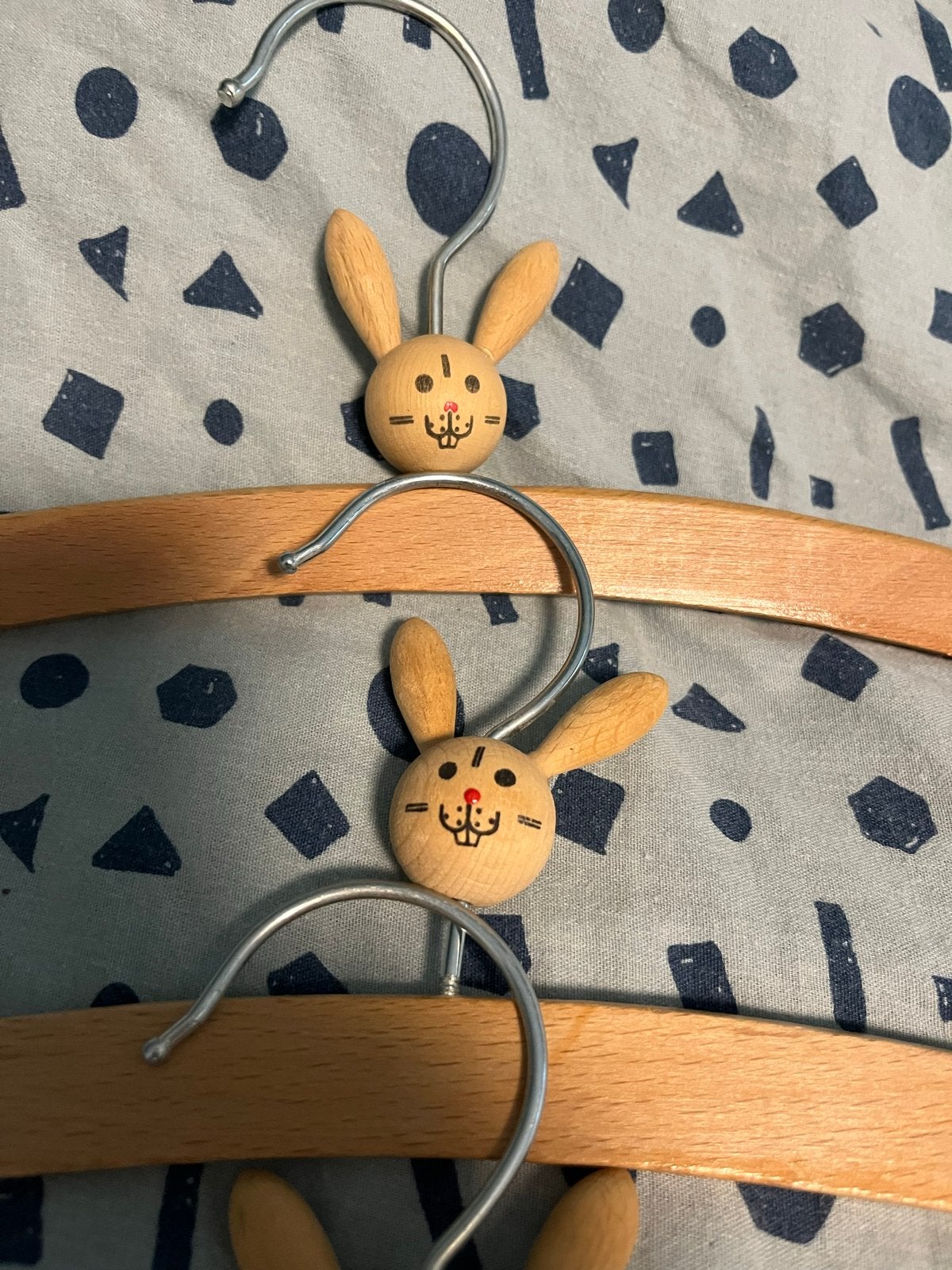 Houten babykleerhangers met dierenkopjes, Ophalen of Verzenden, Gebruikt