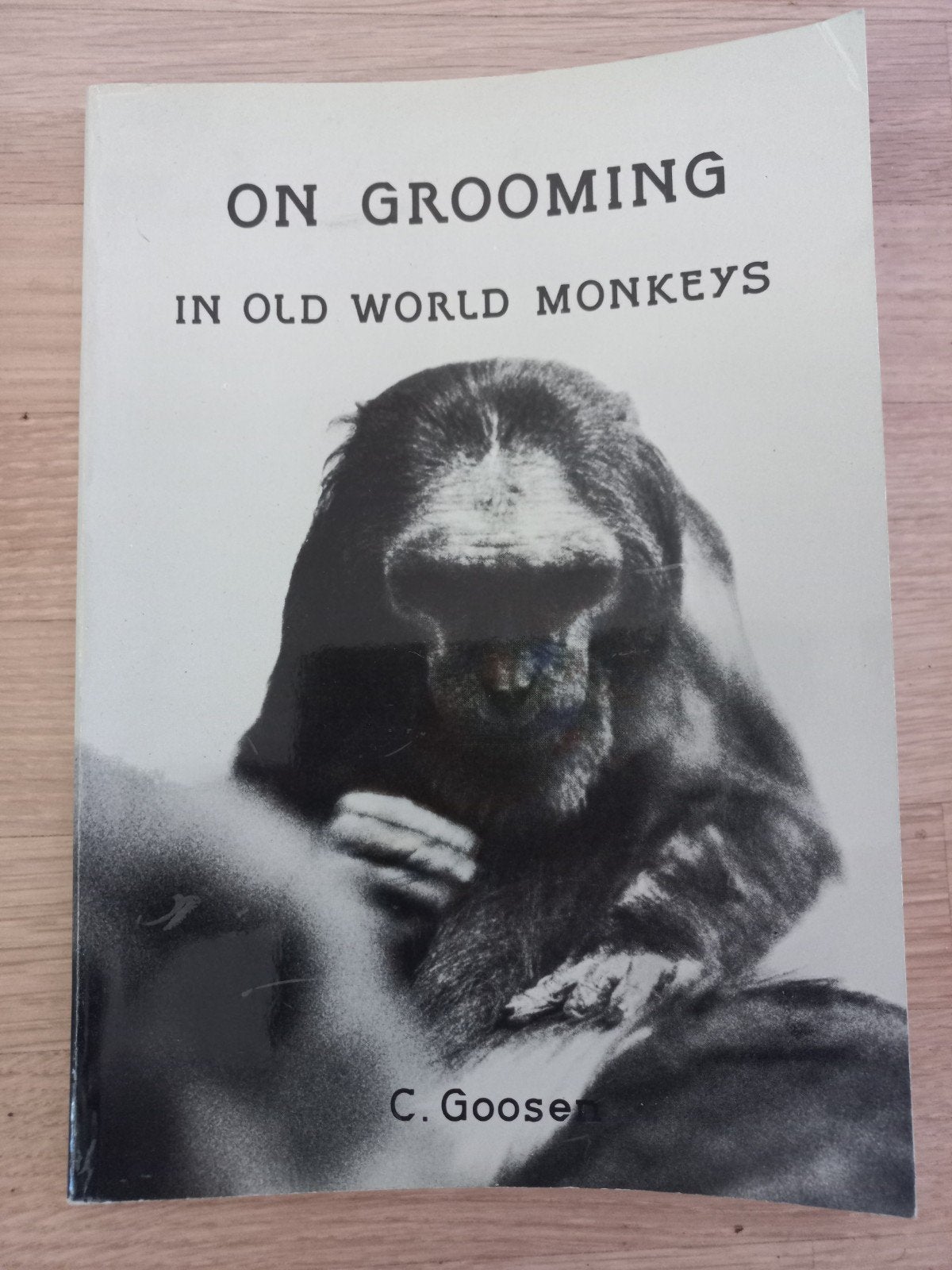 On Grooming in Old World Monkeys - C. Goosen, proefschrift, Boeken, Natuur, Ophalen of Verzenden, Zo goed als nieuw, Natuur algemeen