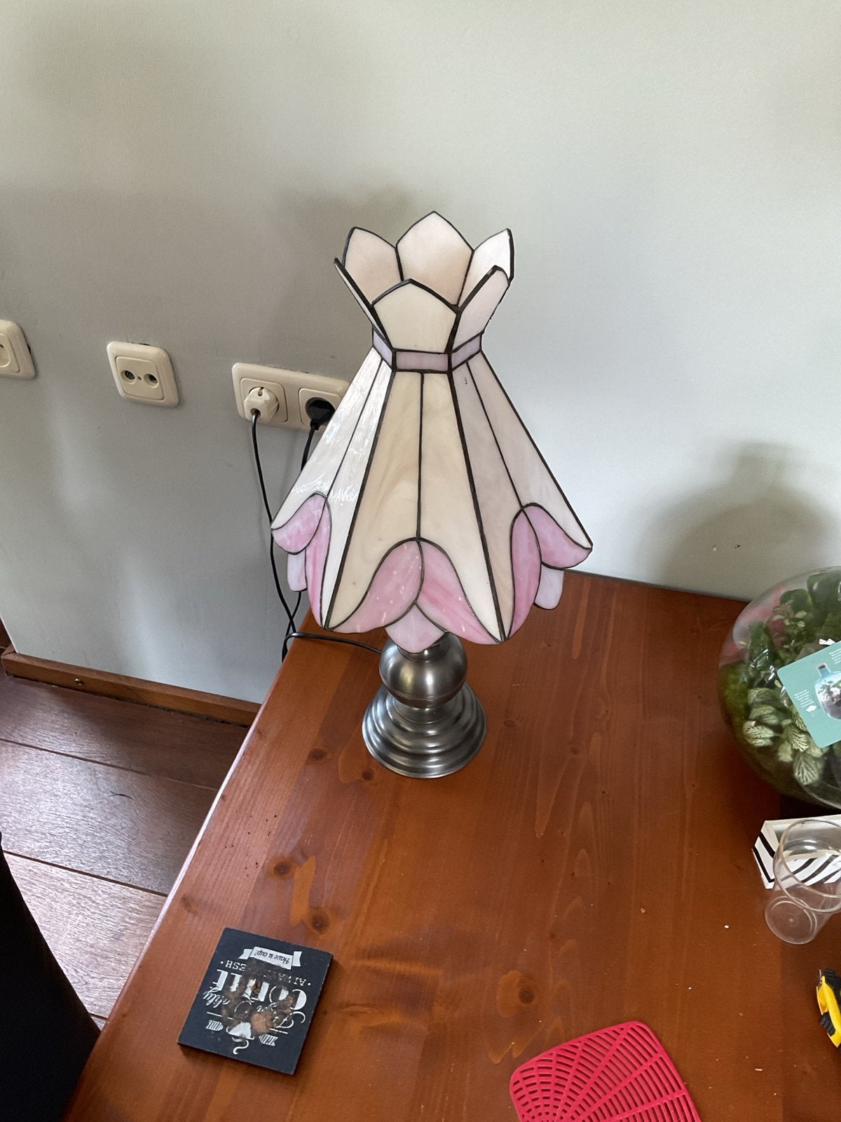 Prachtige glas in lood lamp met tinnen voet, Ophalen