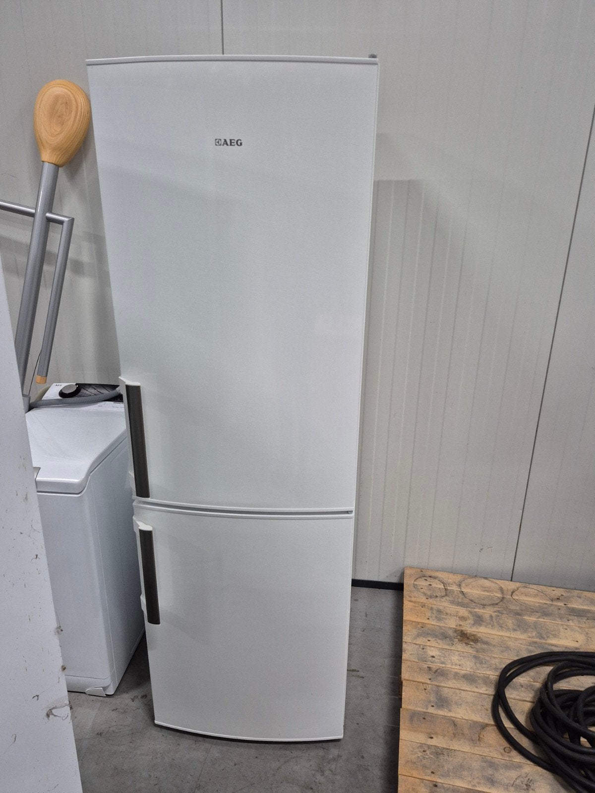 Goedwerkende AEG combi koelkast met 3 vrieslades, Ophalen, Gebruikt, Met aparte vriezer, 160 cm of meer