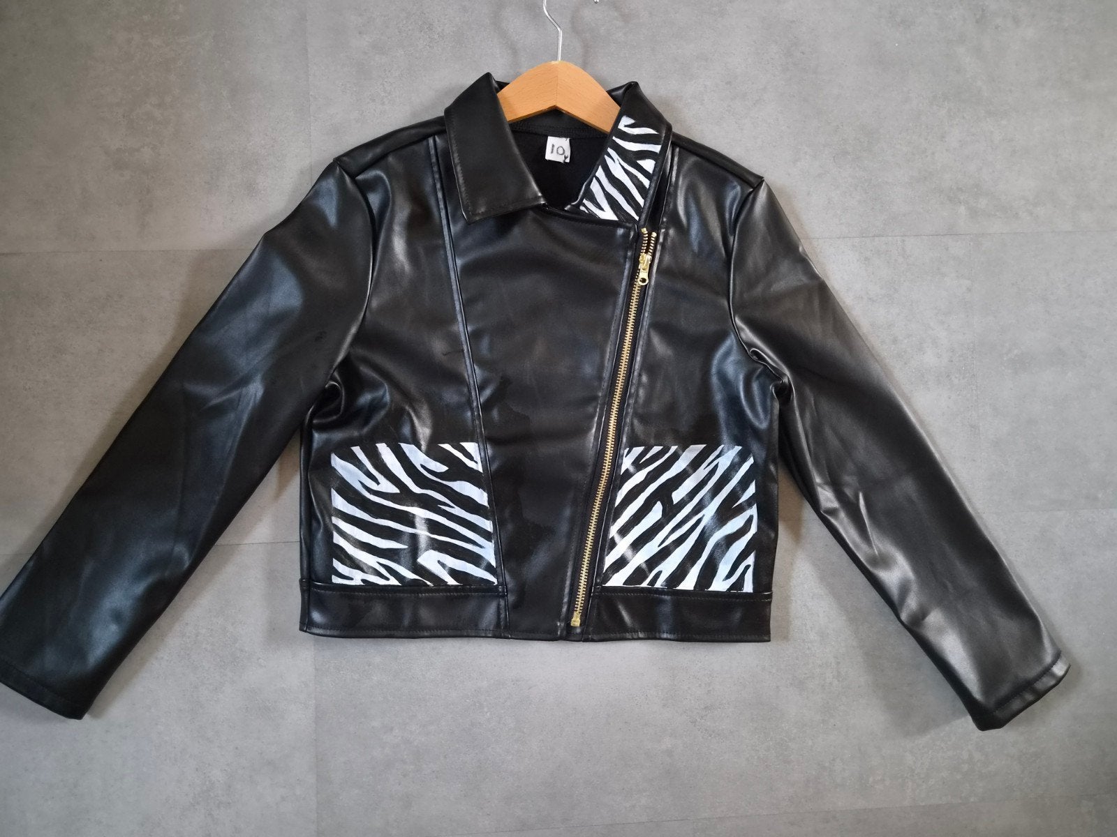Uniek handgeschilderd leren jasje - Zebra design maat 134, Kinderen en Baby's, Kinderkleding | Maat 134, Ophalen of Verzenden