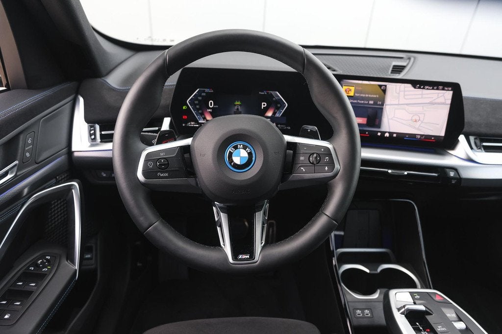 BMW X1 xDrive25e M Sport Automaat / Panoramadak / Trekhaak /, Auto's, BMW, 12 maanden, Gebruikt, Bedrijf, Hybride Elektrisch/Benzine