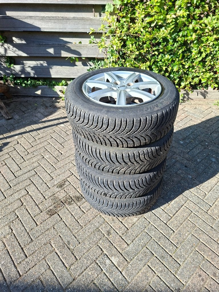 4 autobanden met lichtmetalen velgen, Ophalen, Gebruikt