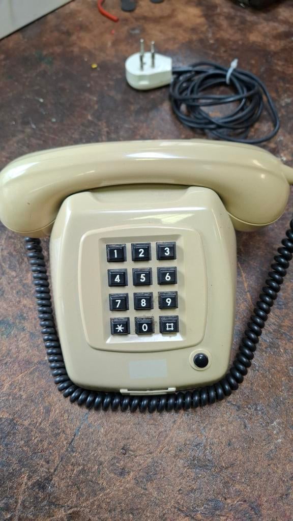 Beige vaste telefoon met druktoetsen, Telecommunicatie, Vaste telefoons | Niet Draadloos, Ophalen of Verzenden