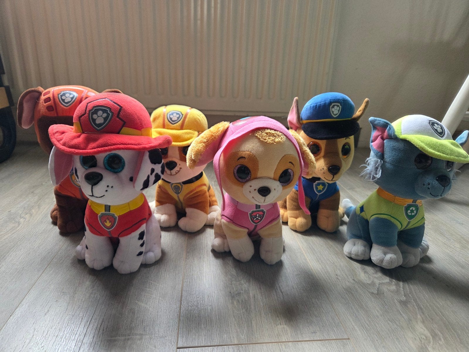 Paw Patrol knuffels - Set van 6 hoogte:  25 cm, Zo goed als nieuw, Middelgroot (20 tot 80 cm), Meerkleurig, Paw Patrol