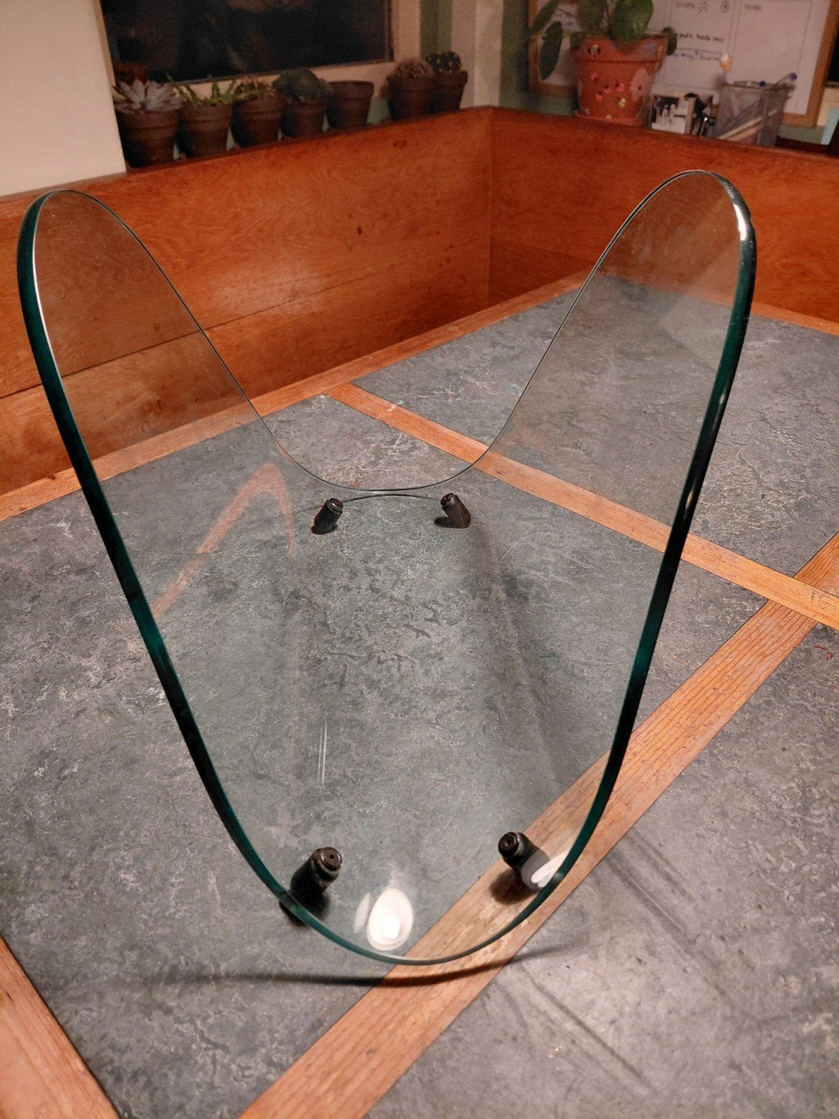 Lectuurbak / tijdschriftenrek gebogen glas, Antiek en Kunst, Ophalen