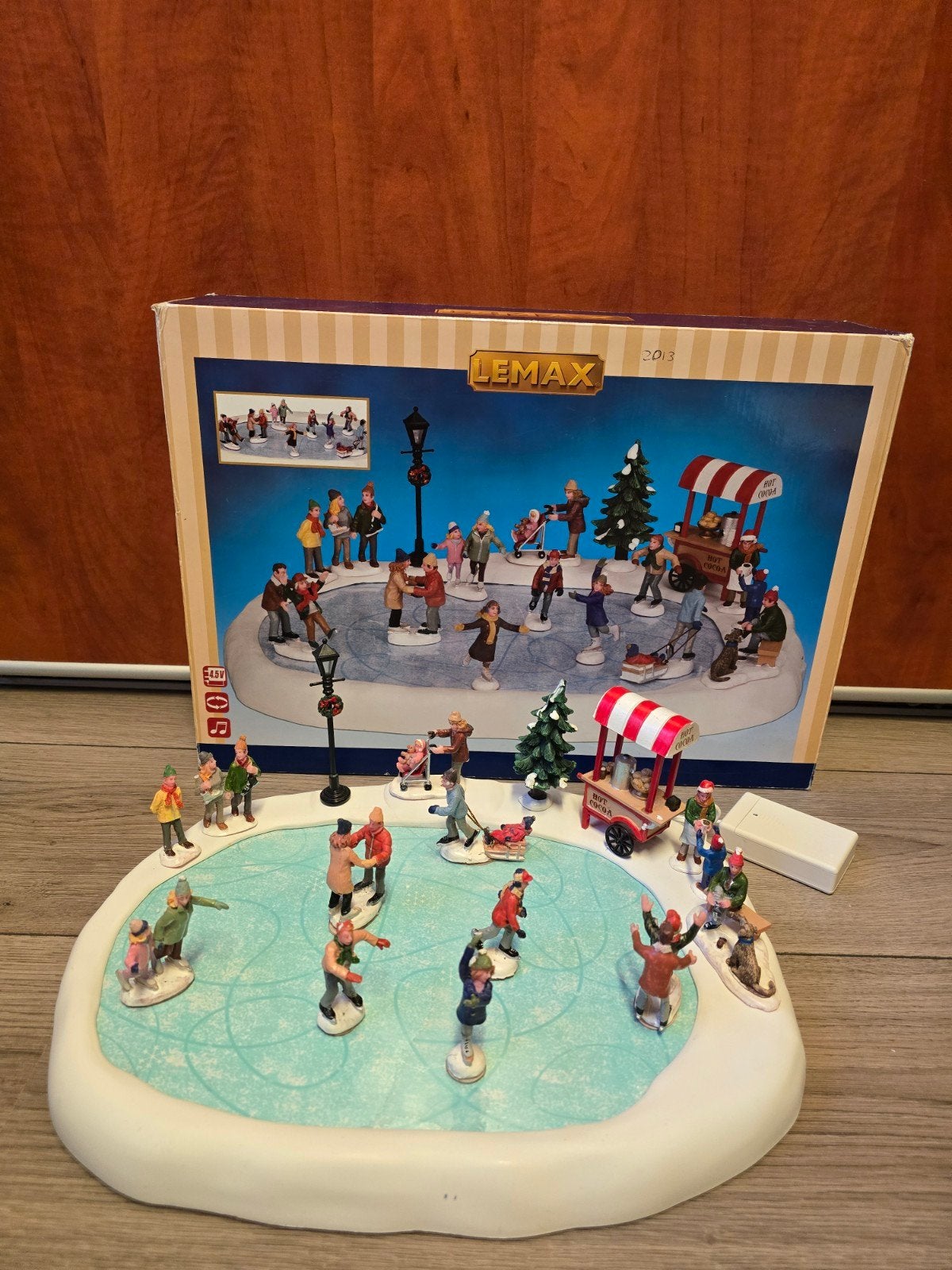 Lemax schaatsbaan Kerst dorp, Diversen, Ophalen of Verzenden, Gebruikt