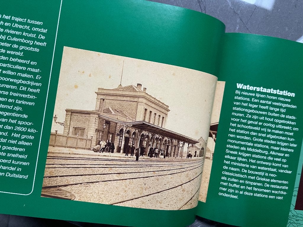Denk om uw bagage / spoorwegmuseum gids, Ophalen of Verzenden, Zo goed als nieuw, Trein, Overige typen