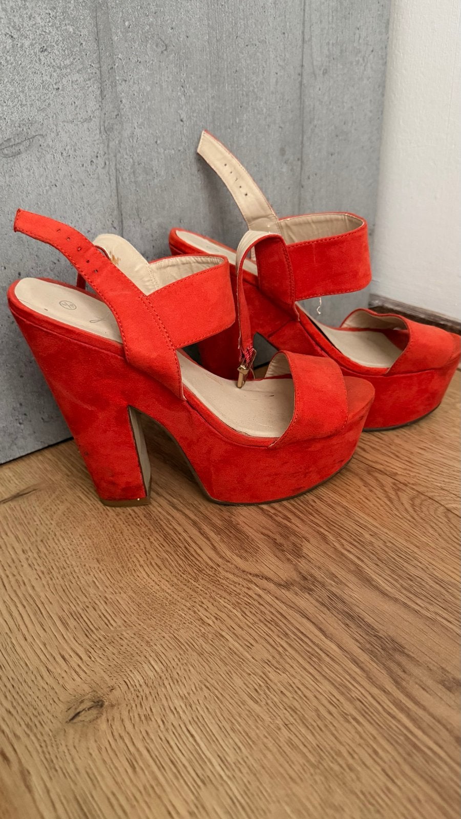 Primark Oranje suède plateauhakken maat 39, Kleding | Dames, Schoenen, Verzenden, Gedragen, Oranje, Pumps