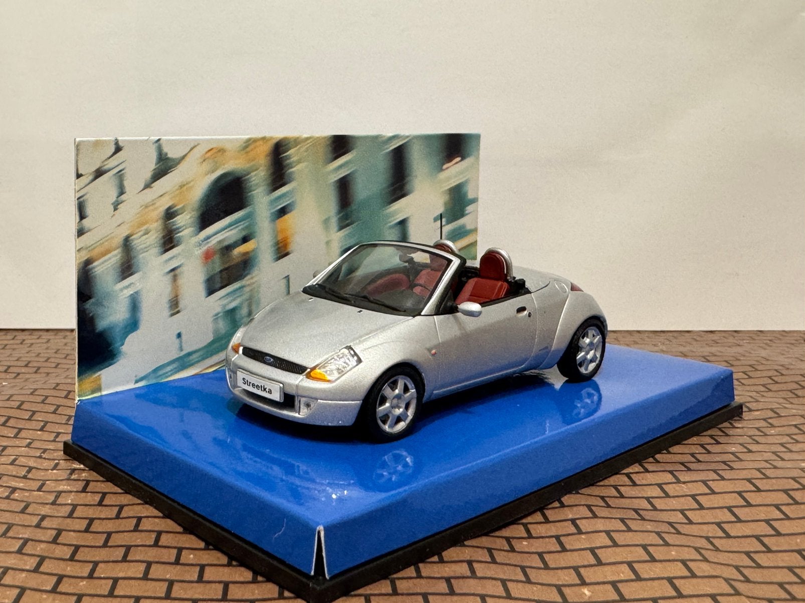Ford StreetKa 2004 Zilvergrijs Minichamps 1:43, Ophalen of Verzenden, Zo goed als nieuw, Auto, MiniChamps
