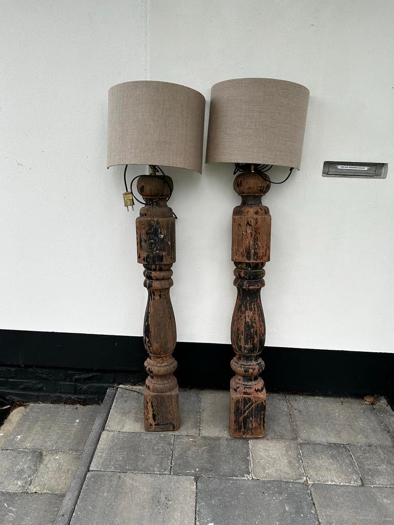 Set van 2 rustieke houten muur/vloerlampen met linnen kap, Ophalen