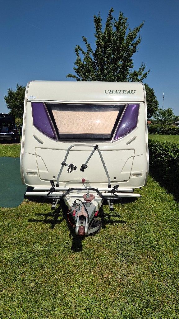 Chateau Calista 480 DE Model 2010 ,Enkele bedden, voortent, 2 aparte bedden, Particulier, Kachel, 4 tot 5 meter
