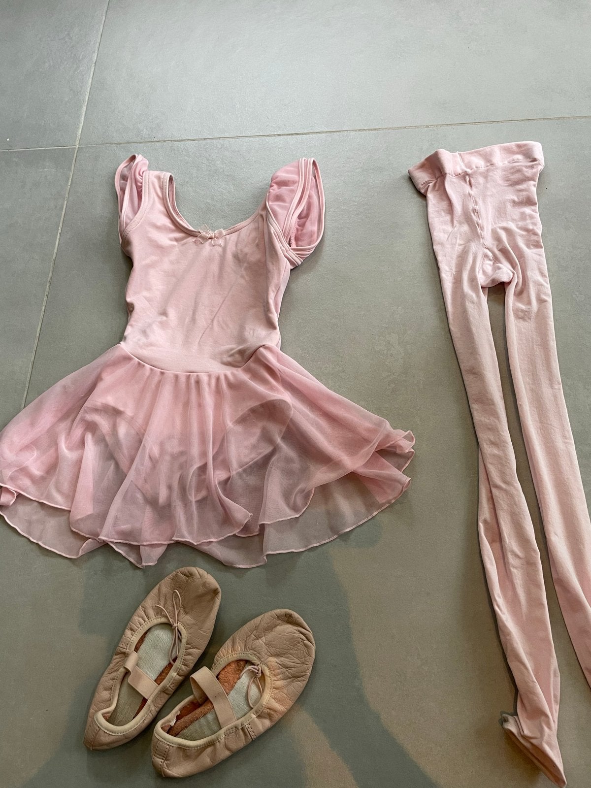 Roze balletpakje, panty en balletschoenen (Capezio), Ophalen of Verzenden, Gebruikt, Kleding