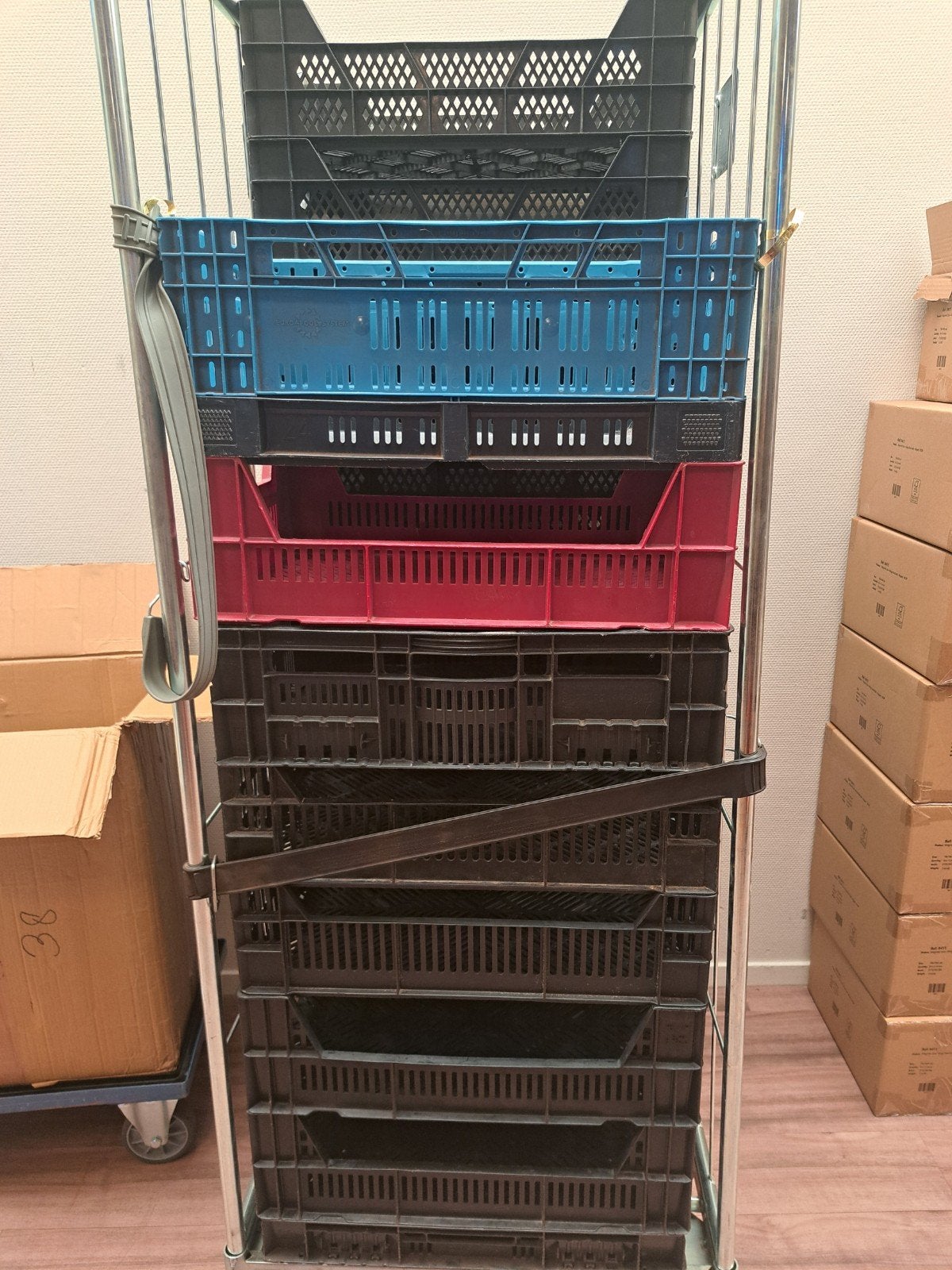 Diverse kratten - Ideaal voor opslag en transport, Ophalen, Gebruikt, 40 tot 60 cm, 50 tot 75 cm