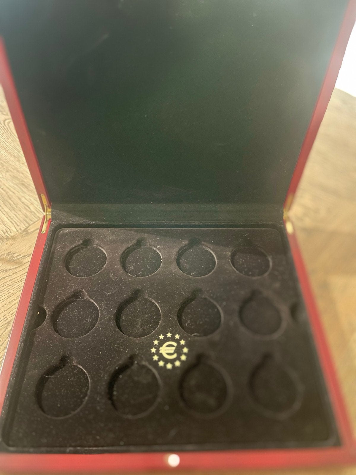 Luxe houten verzamelbox voor euromunten, Ophalen of Verzenden, Verzamelmap