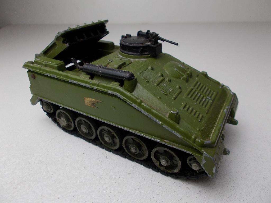1974 Dinky Toys 691 STRIKER ANTI TANK VEHICLE + RUPSBND! -C-, Ophalen of Verzenden, Gebruikt, Bus of Vrachtwagen, Dinky Toys