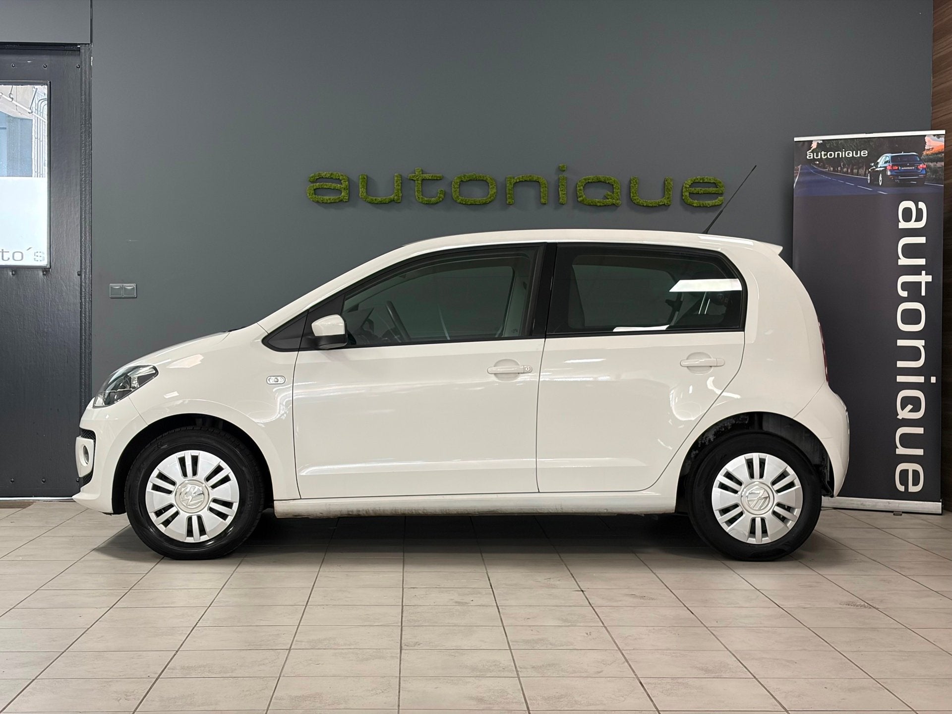 Foto 7 van Volkswagen Up! 1.0 high up! automaat airco/cruise