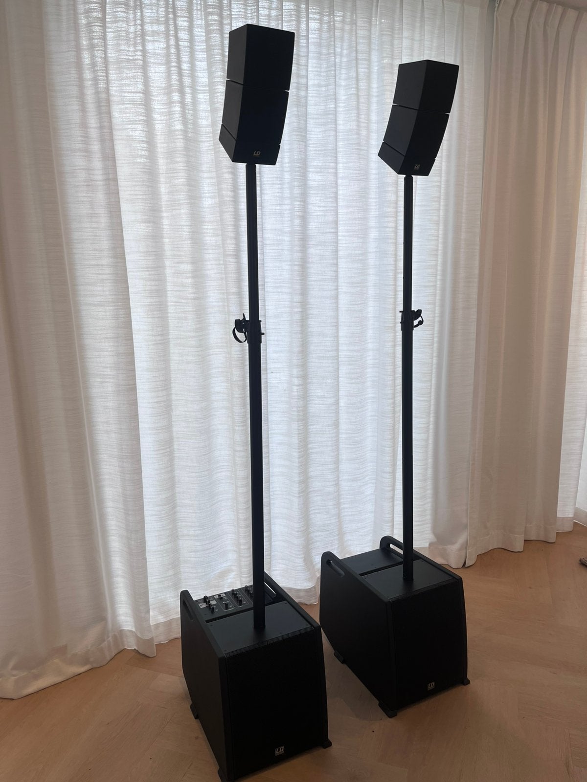 Discreet en krachtig: LD CURV500 geluidsset met bluetooth, Overige typen, Zo goed als nieuw, AUX-ingang, Ophalen