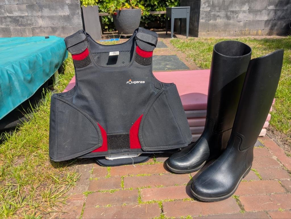 Bodyprotector met laarzen maat 35, Ophalen, Overige soorten, Schoeisel