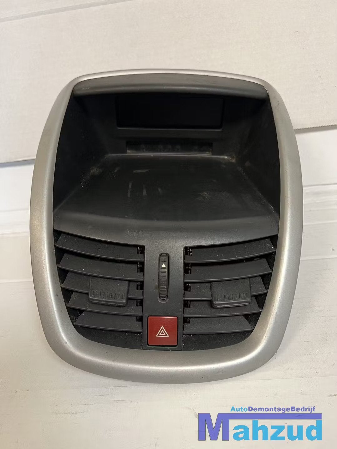 Peugeot 207 Luchtrooster midden display middenconsole, Taurusavenue 1
2132 LS  Hoofddorp, NL, Gebruikt, Contact.group@renault.com