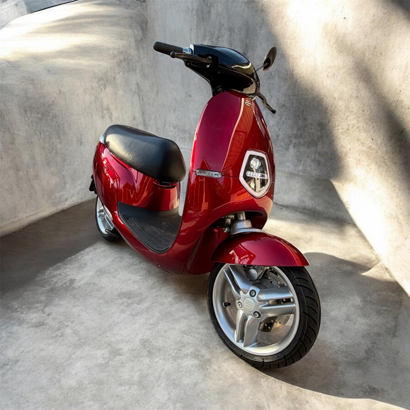E-scooter AGM E1S - Zo goed als nieuw, Fietsen en Brommers, Ophalen, Zo goed als nieuw, Elektrisch, Overige merken