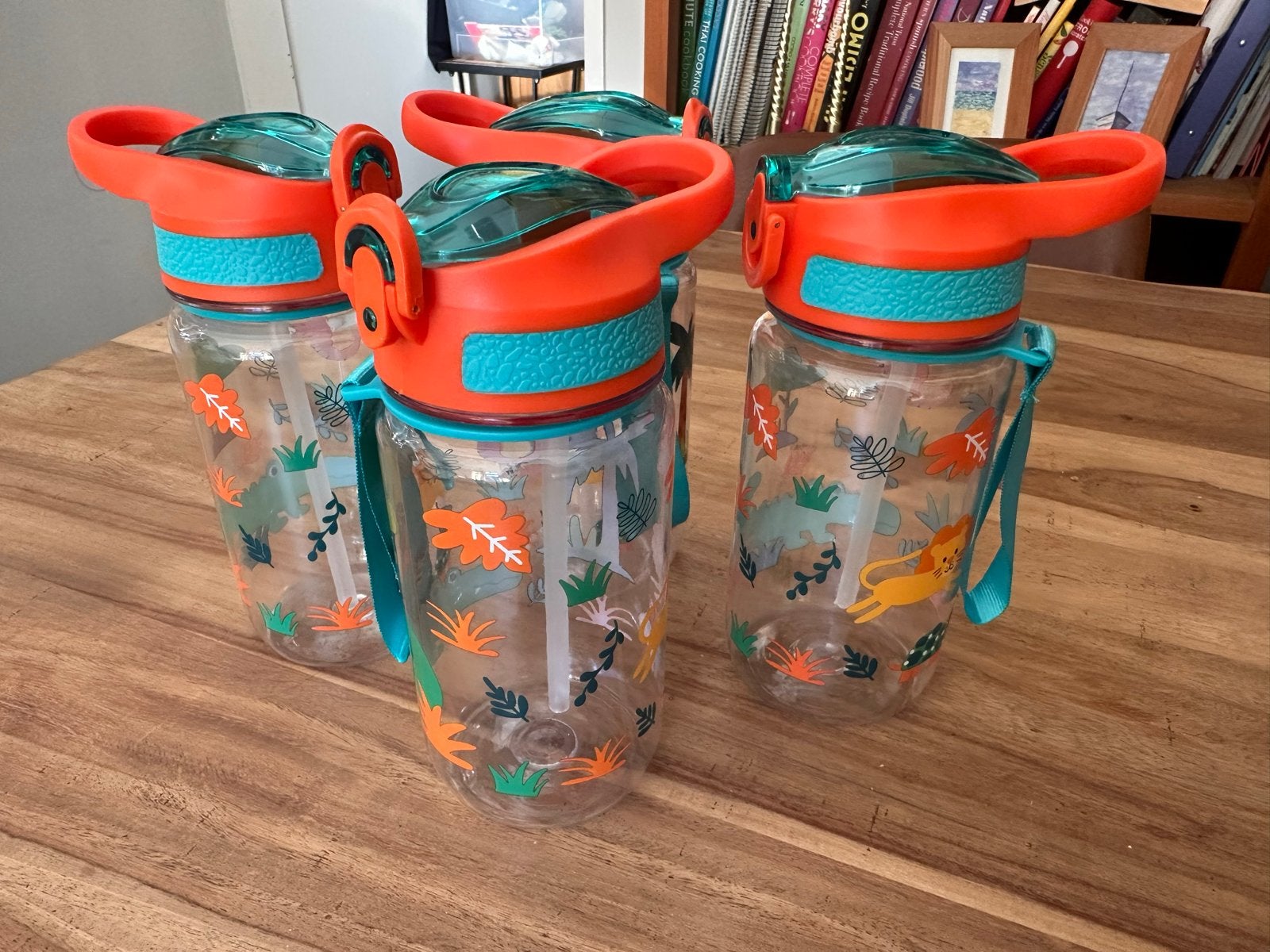Nieuwe drinkflessen met dierenprint - 4 stuks, Ophalen of Verzenden, Nieuw