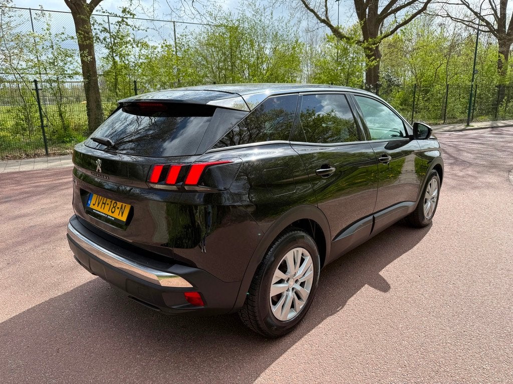 Peugeot 3008 1.2 PureTech Active Airco / Navi / Cruise / PDC, Gebruikt, 1199 cc, Zwart, Bedrijf
