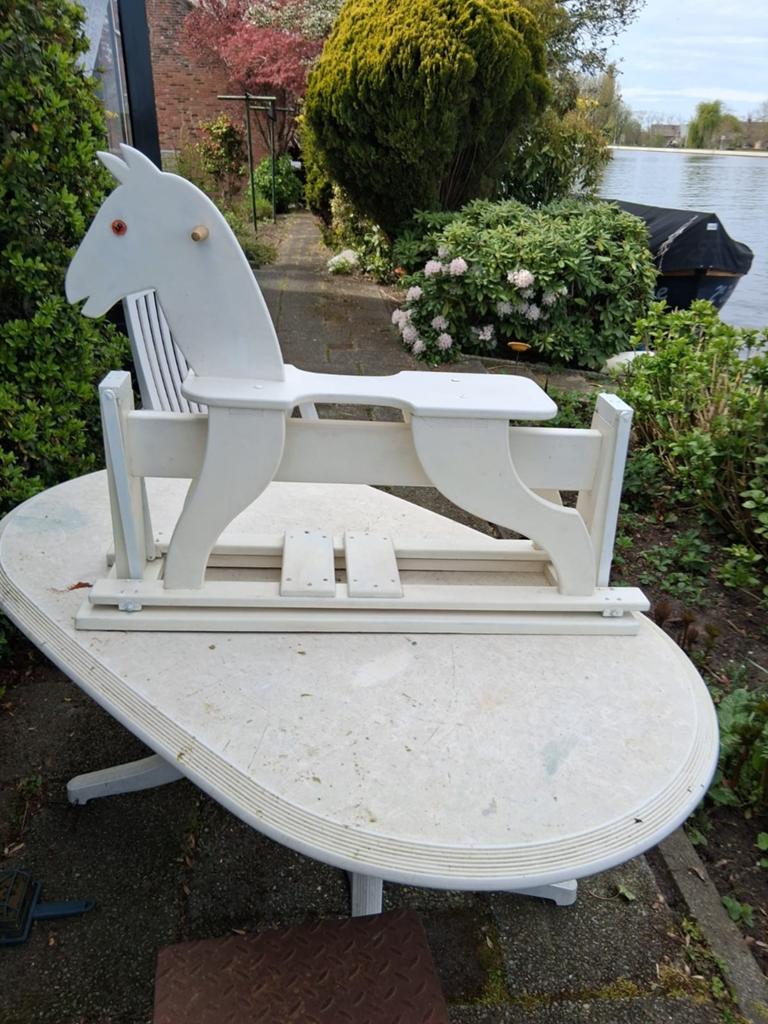 Houten Schommelpaard - Wit, Kinderen en Baby's, Speelgoed | Houten speelgoed, Ophalen, Gebruikt, Rij- of Hobbelspeelgoed