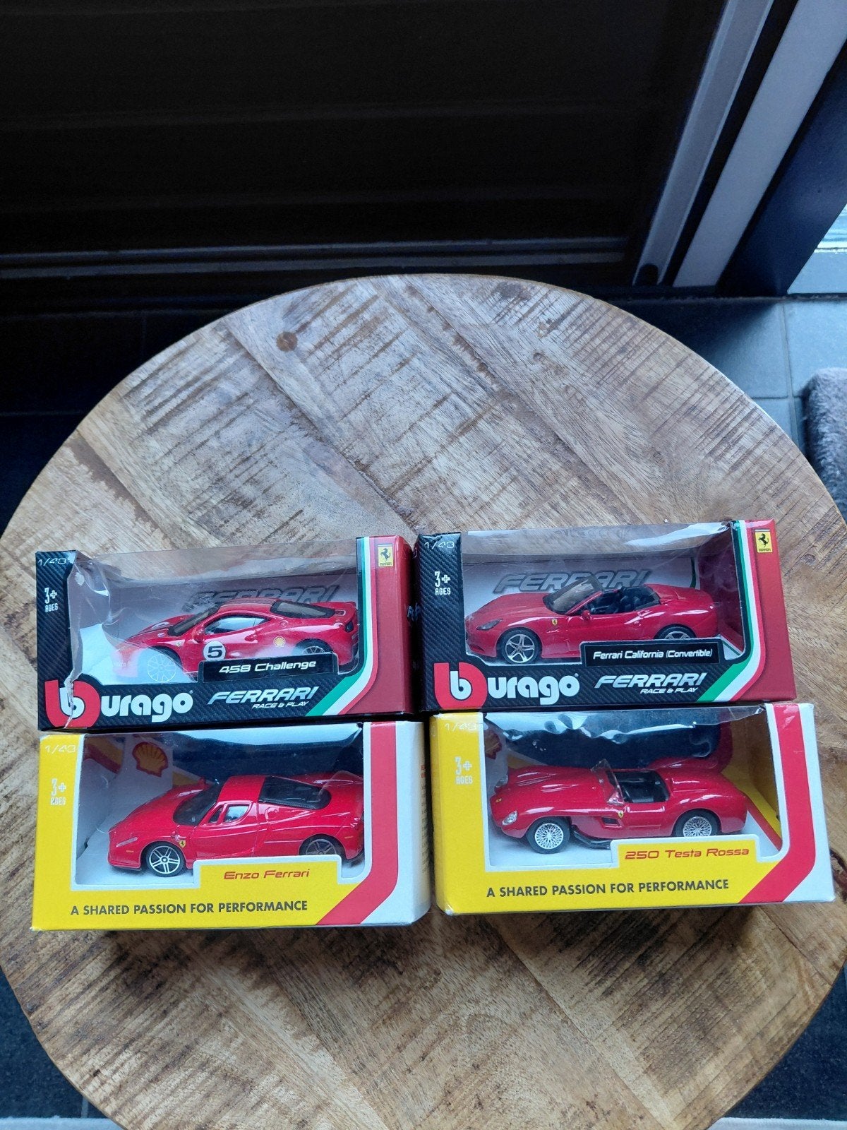 Ferrari Modelauto's - 4 stuks in doos (shell, Burago), Hobby en Vrije tijd, Ophalen of Verzenden, Nieuw, Auto
