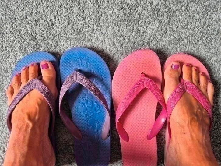 2 x slippers maat 37, Ophalen of Verzenden, Zo goed als nieuw, Slippers