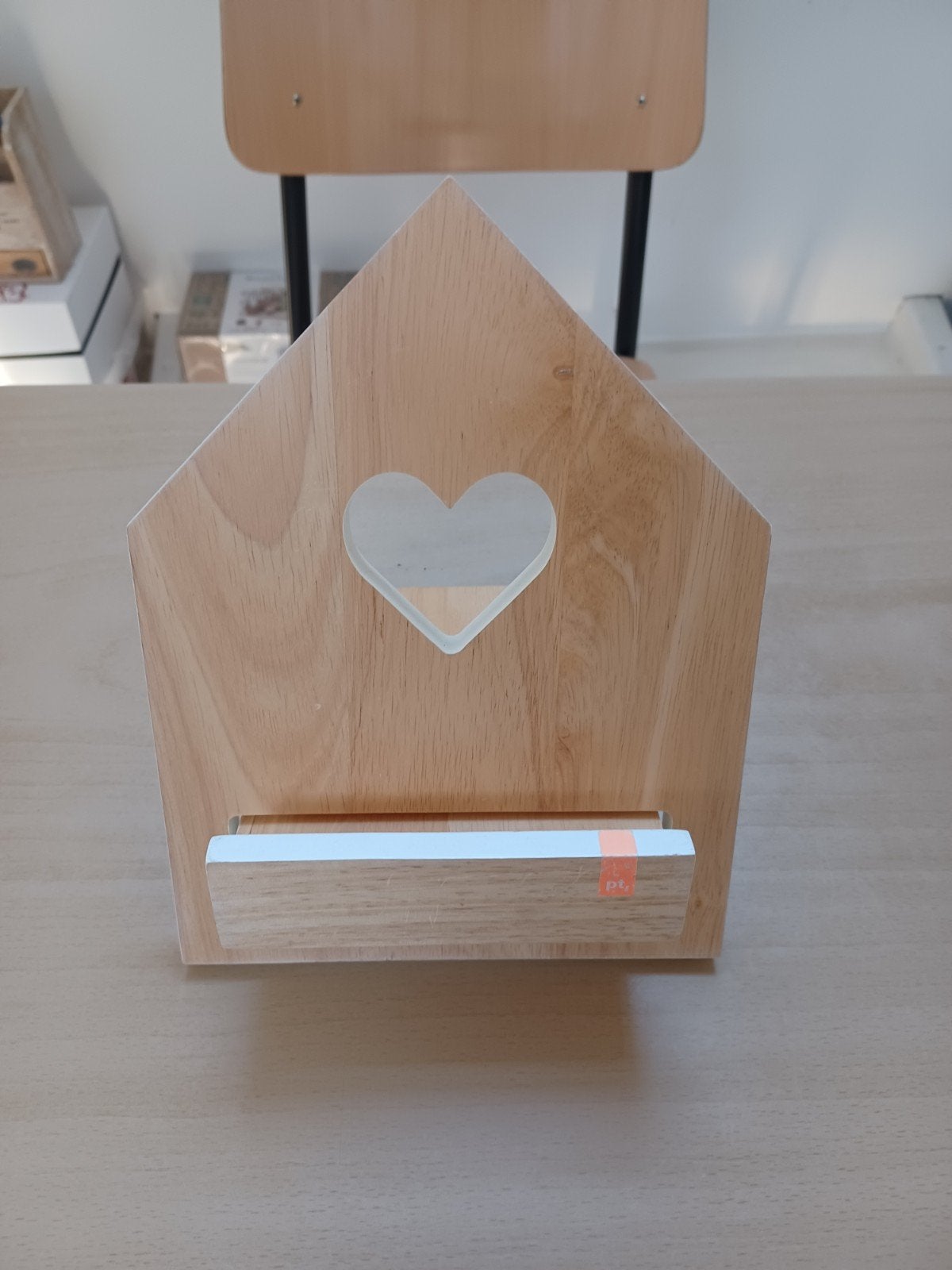 Houten boekstandaard met hartje (merk PT), Huis en Inrichting, Woonaccessoires | Overige, Hout, Ophalen of Verzenden, Bruin, Landelijk