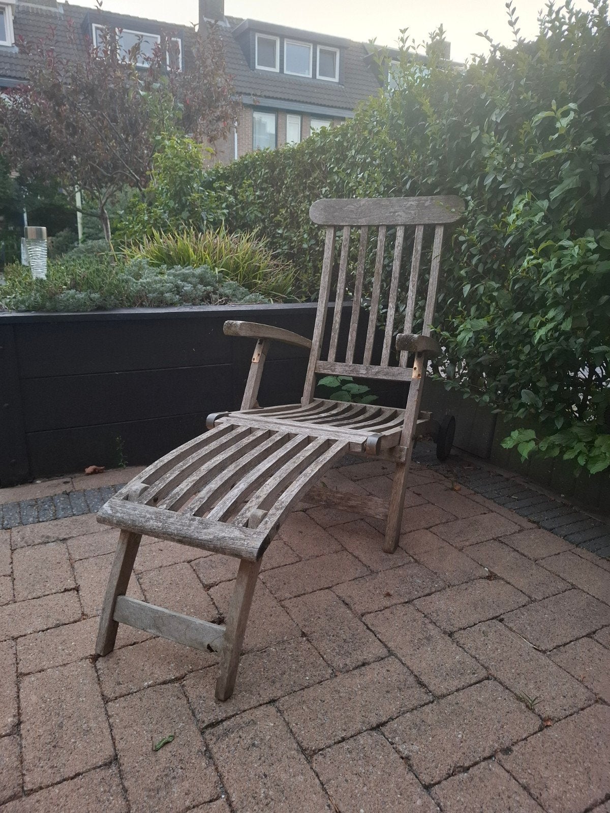 Luxe teakhouten deckchair incl. donkerblauw kussen, Tuin en Terras, Tuinstoelen, Ophalen, Teakhout